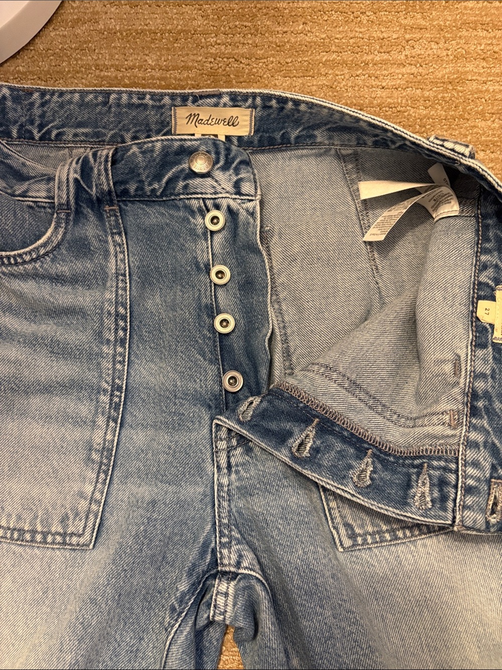 Madewell Darted Barrel Leg Jean with Patch Pockets - Picture 6 of 9